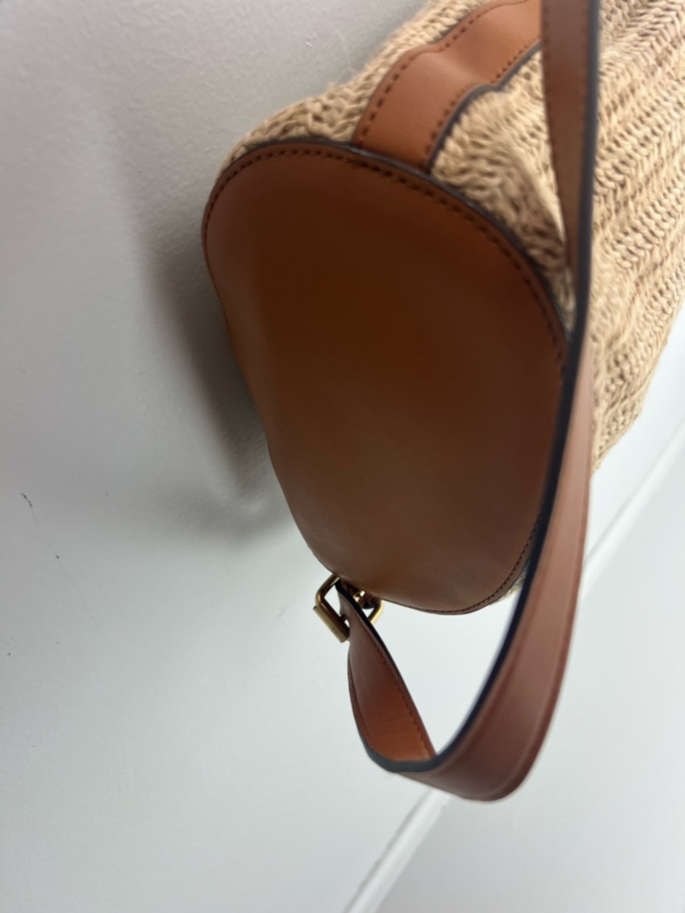 Nanette Lepore Beige Straw Bucket Bag with Gold Chain - Picture 5 of 9